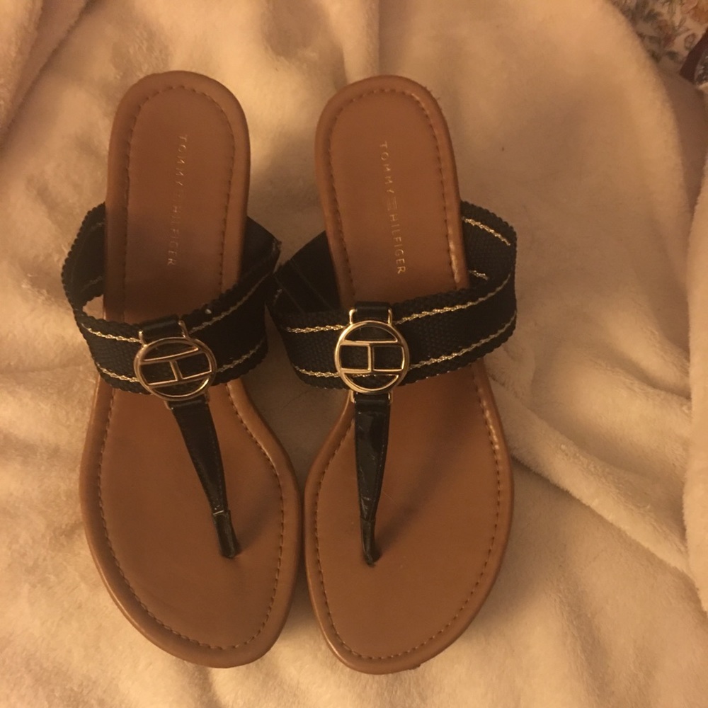 Like NEW Tommy Hilfiger wedge sandals Size 8  Navy blue. Beautiful Awesome